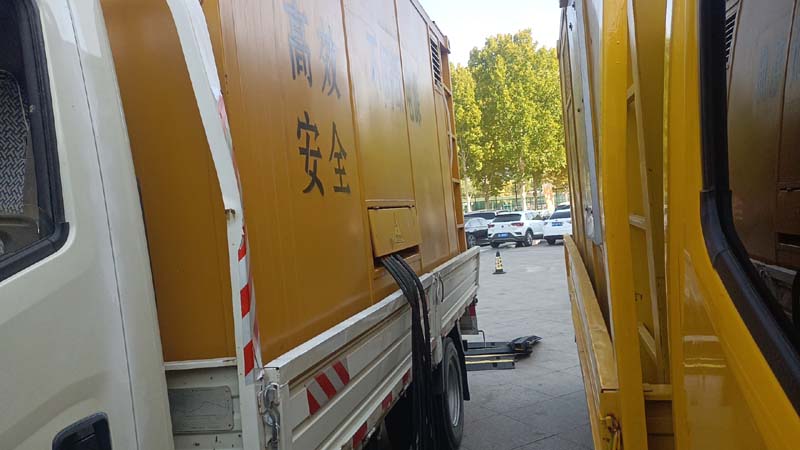 托克逊如何判断柴油发电机组和UPS电源的切换时间是否符合要求？