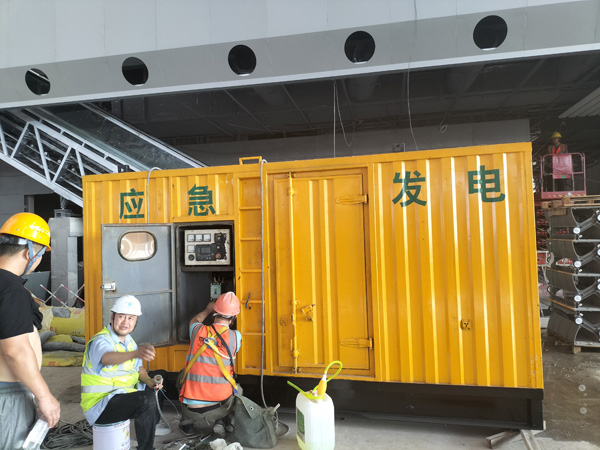 托克逊怎样判断空气滤清器是否需要更换？